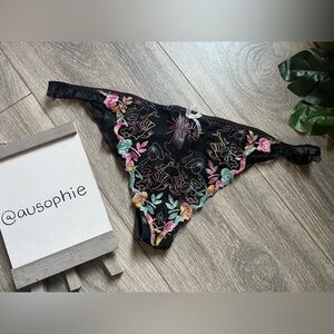 Rare! Chantal Thomass for Victoria’s Secret floral embroidered lace panty Size L